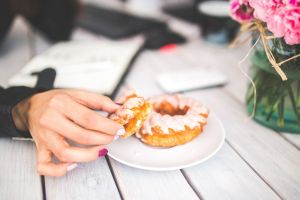 Todo lo que necesitas saber para seguir una dieta sin azúcar