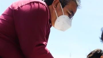 Recolectan firmas para enjuiciar a expresidentes.