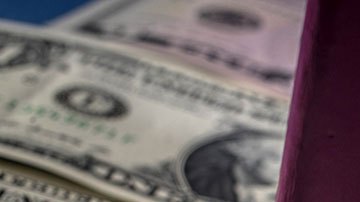 Algunos trabajadores extranjeros se equivocaron al llenar su formulario de impuestos, lo que hizo que el IRS les enviara un cheque de estímulo por error.