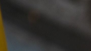 Cómo usar una vela amarilla para atraer el dinero.