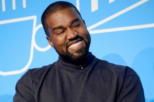 La nueva excentricidad de Kanye West es que solicitó cambiar legalmente su nombre a ‘YE’