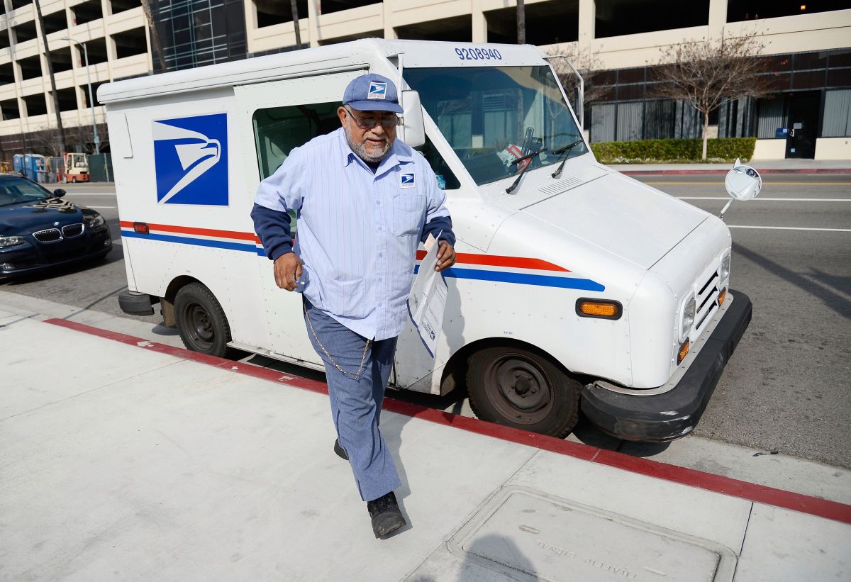 Un empleado del Servicio Postal de Estados Unidos.