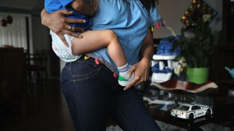 Madres en albergues celebraron su día.