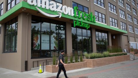 Un local de recogida de comida de Amazon Fresh en Seattle.