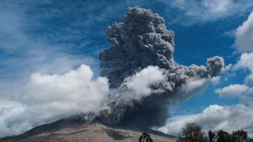 Volcán Sinabung.
