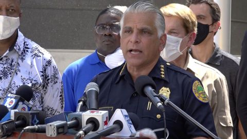 El jefe de policía de la ciudad de Miami, Jorge Colina, durante una conferencia de prensa el domingo para hablar de los arrestos en las manifestaciones.
