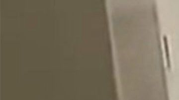 Captura del video en el que se ve a un agente esposando a un niño en Key West.