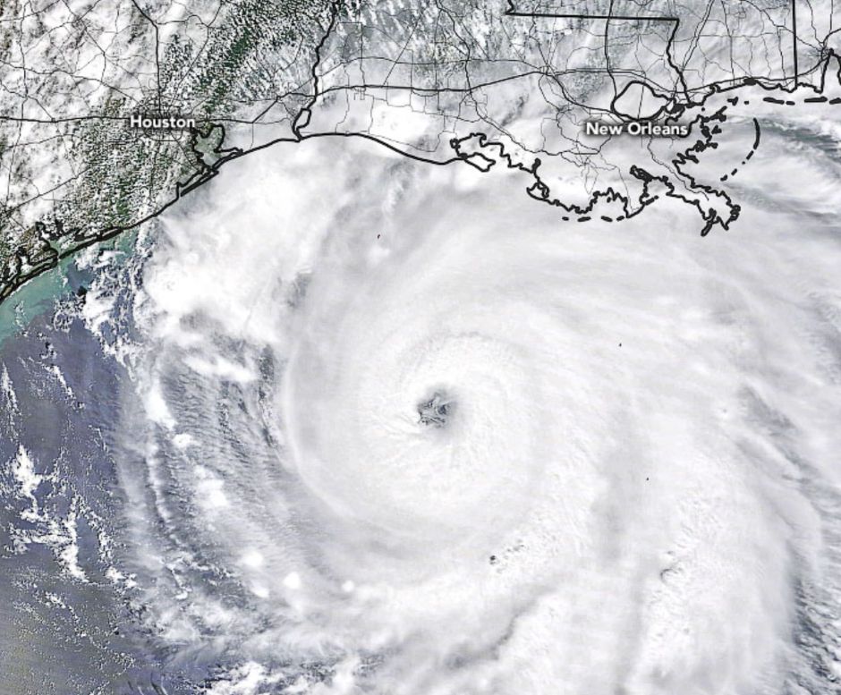 El peligroso huracán Laura se acerca al borde de Louisiana y Texas con vientos de 150 mph