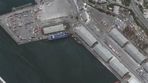 Imágenes satélitales del puerto de Beirut.