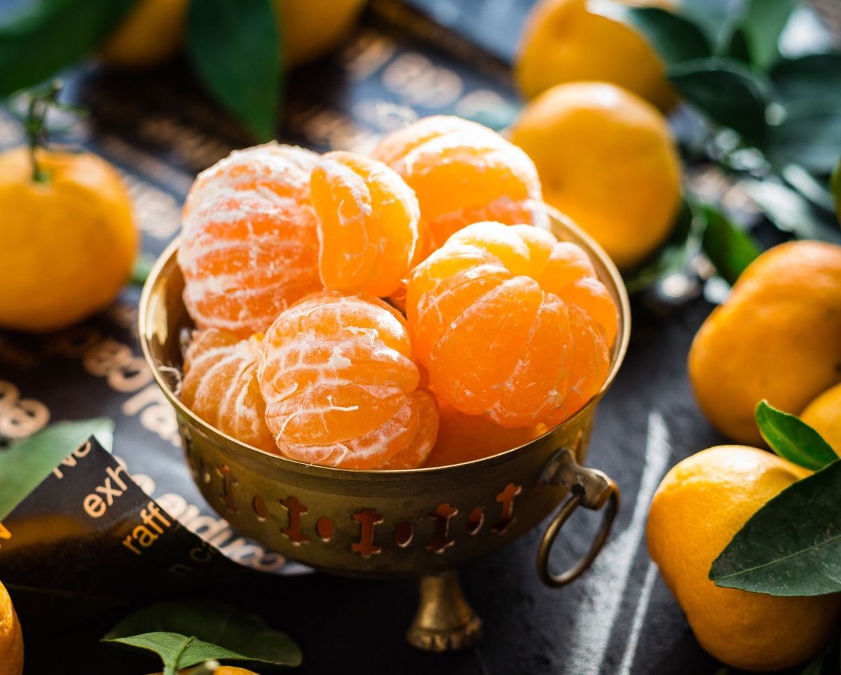 Las mandarinas son ricas en vitaminas, minerales y antioxidantes que protegen al sistema inmune, cardiovascular y digestivo.