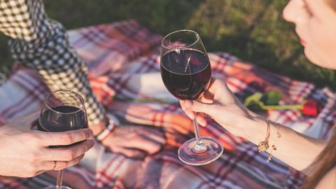 Con el calor se antoja un buen vino.