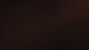 Un auto apareció completamente rociado con partículas de chocolate tras las fallas registradas en la fábrica de chocolate.