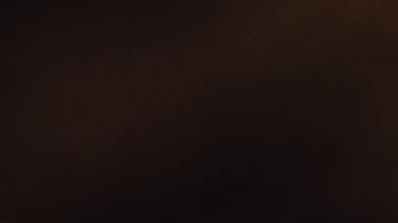 Un auto apareció completamente rociado con partículas de chocolate tras las fallas registradas en la fábrica de chocolate.