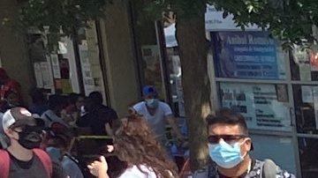 El impuesto a los milmillonarios ayudaría a financiar alivios para quienes quedaron fuera de las ayudas federales.