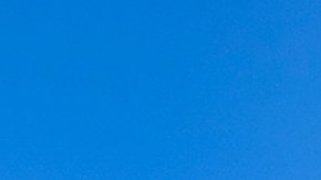 El chofer no se dio cuenta que el niño nunca bajo del vehículo.