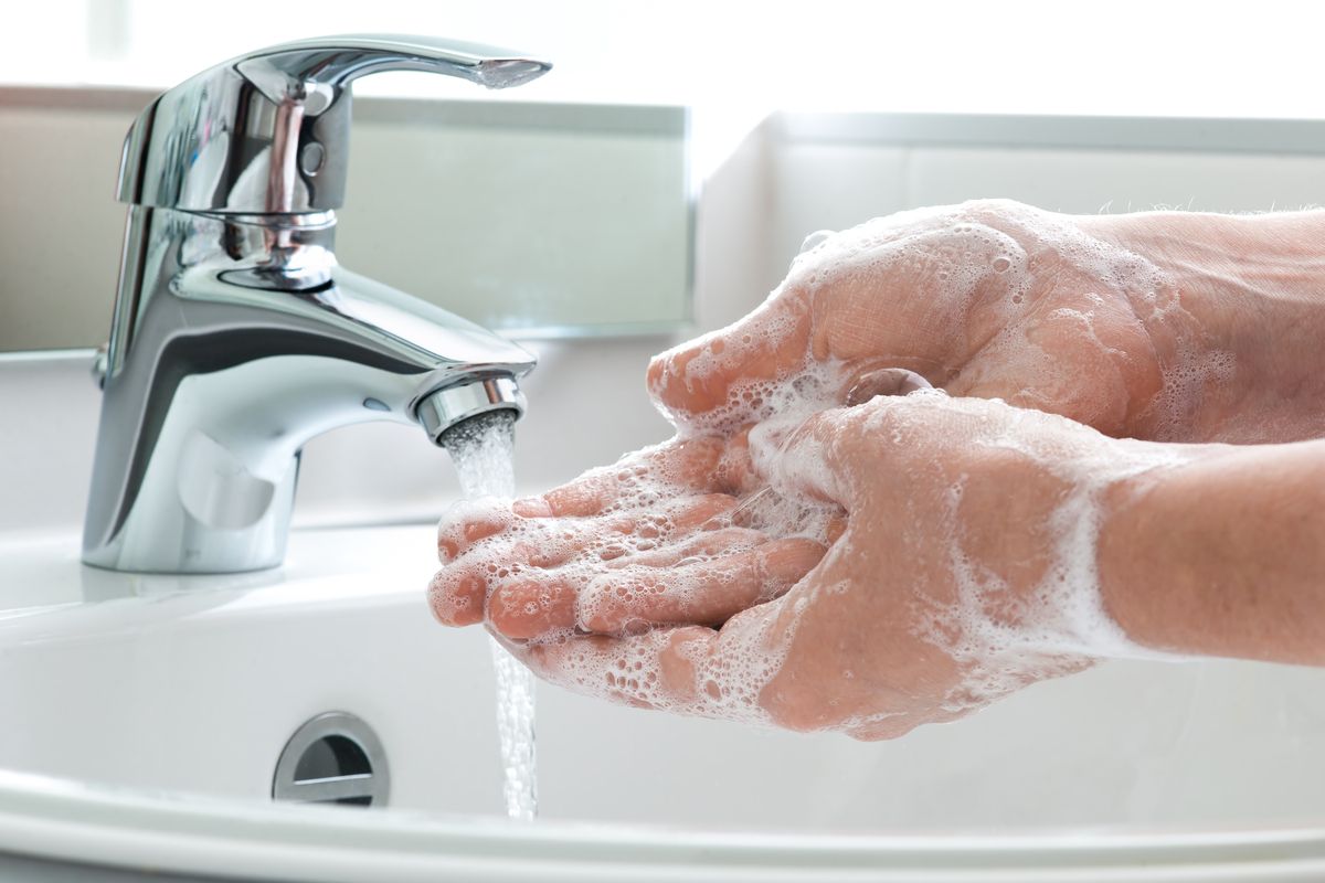 Aprende cómo hacer jabón líquido casero