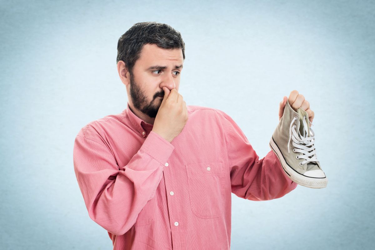 5 trucos para quitar el mal olor de los zapatos