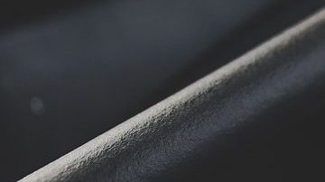 Una batería con energía baja puede volver a recrgarse y alargar su periodod de vida, sin embargo es señal de considerar tener una nueva de reemplazo.