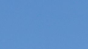 05/28/19/LOS ANGELES/Neighbors complain about the noise levels along the flight path leading to LAX. (Aurelia Ventura/La Opinion)