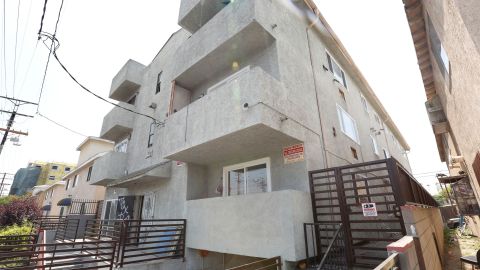 06/22/18 / LOS ANGELES/Several dozen low-income families are being evicted by the new owners.  According to the tenants seven apartment buildings, near the University of Southern California, are being renovated and rented exclusively to USC students.  (Aurelia Ventura/La Opinion)Ê
