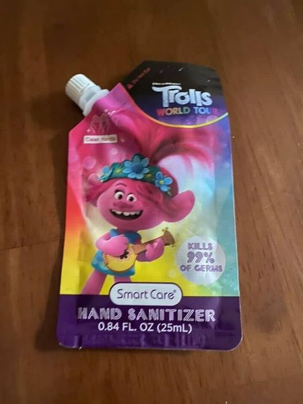 Trolls muñeca con boton hot sale