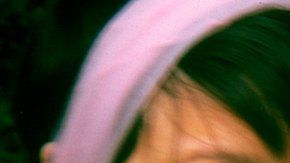 Bea Jones con Moira cuando era bebé.