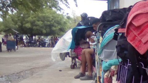 Luis es uno de los miles de venezolanos que se quedaron sin trabajo y regresaron a su país.