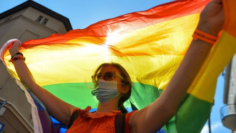 Los activistas LGBT se quejan de que se está avivando la homofobia.