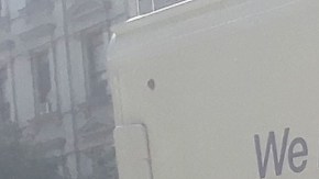 Camión y buzón postal USPS.