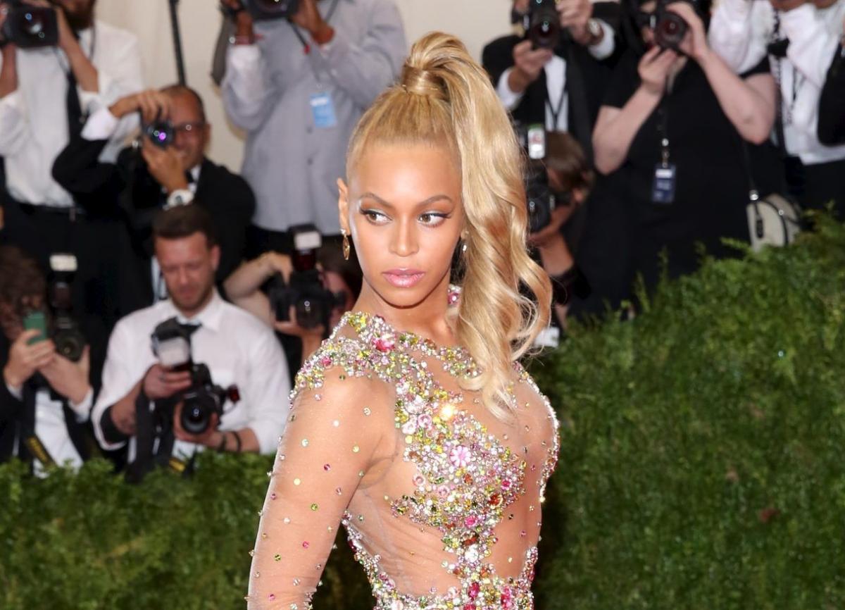 Beyoncé deja admirar tremendas curvas con vestido transparente sin ropa  interior - El Diario NY
