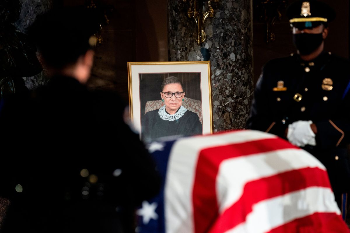 Velatorio de la jueza Ruth Bader Ginsburg en Statuary Hall en el Capitolio en Washington, DC.