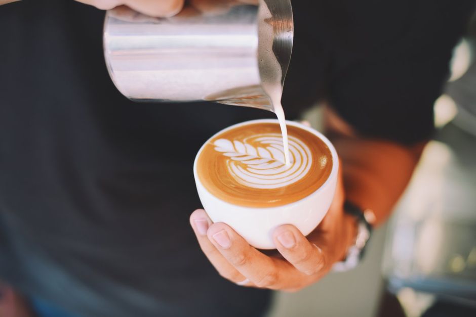 Disfruta de un buen café incluso de viaje con esta cafetera