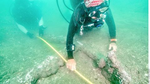 Especialistas del INAH, adscritos al proyecto Arqueología Subacuática en la Villa Rica de la Vera Cruz, localizaron en el puerto jarocho dos anclas de hierro. Archivo