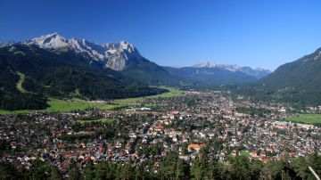 La población de Garmisch-Partenkirchen en Alemania.