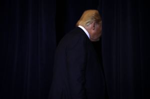 Trump niega comprometerse a dejar la Casa Blanca pacíficamente si pierde elecciones
