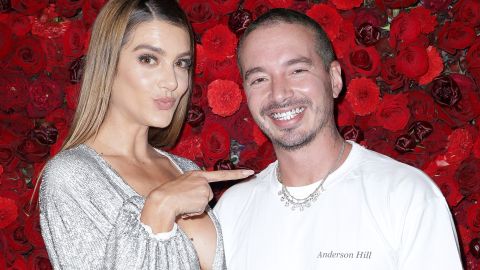 El papá de J Balvin publicó unos memes sobre su nieto Río.