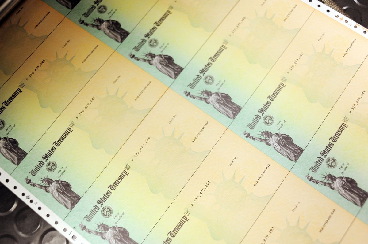 La mayoría de los pagos de estímulo que envió el IRS fueron mediante depósito directo y no cheques.