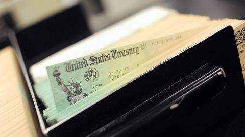 Tres formas en que los ciudadanos utilizaron su primer cheque de estímulo