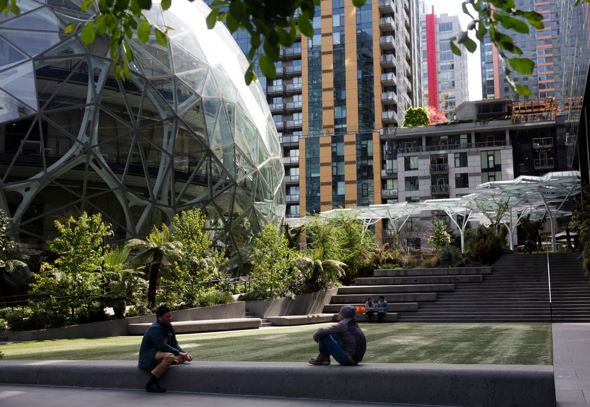 Amazon alquiló dos propiedades en el centro de Bellevue que abarcan dos millones de pies cuadrados de oficinas.
