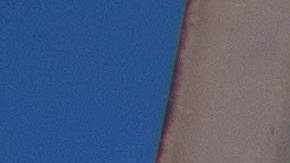 Este termómetro en Woodland Hills, área de Los Ángeles, indicó 121 grados F.