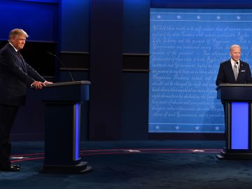 El presidente Donald Trump (i) y el candidato presidencial demócrata Joe Biden durante el primer debate presidencial.