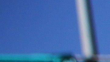 Manifestantes protestan en Los Ángeles por el manejo de la pandemia por parte del gobierno.