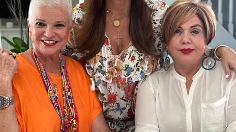 Rashel Díaz con su madre y su suegra