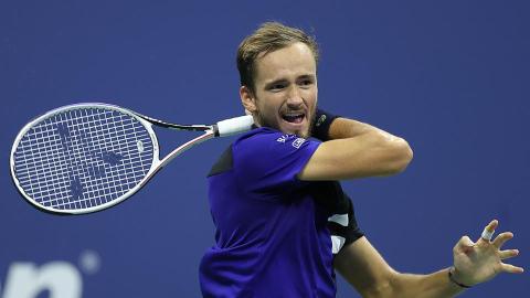 Daniil Medvedev de Rusia en acción contra Frances Tiafoe de los EE. UU. Durante un partido en el octavo día del US Open-