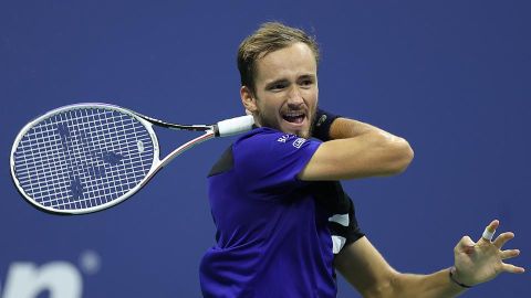 Daniil Medvedev de Rusia en acción contra Frances Tiafoe de los EE. UU. Durante un partido en el octavo día del US Open-