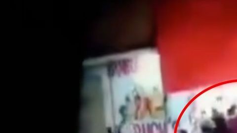 VIDEO: Sicarios del narco matan a policía mientras comía tacos