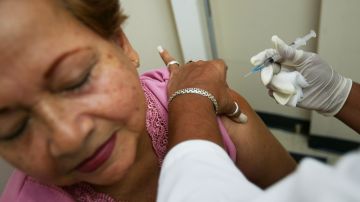 Las autoridades indicaron que en la Gran Manzana solamente el 49% de los hispanos se pone la vacuna contra el ‘flu´.