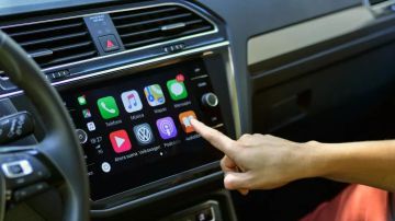 Estos autos estrenarán Android Auto y Apple CarPlay inalámbrico en