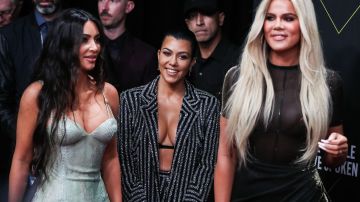 Kim Kardashian junto a sus hermanas Kourtney y Khloé.