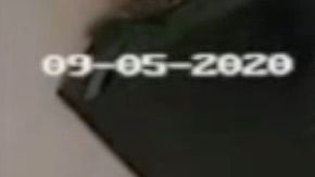 En las imágenes se ve cómo el hombre expone su pene a la empleada del spa y luego intenta acorralarla para abusar sexualmente de ella.